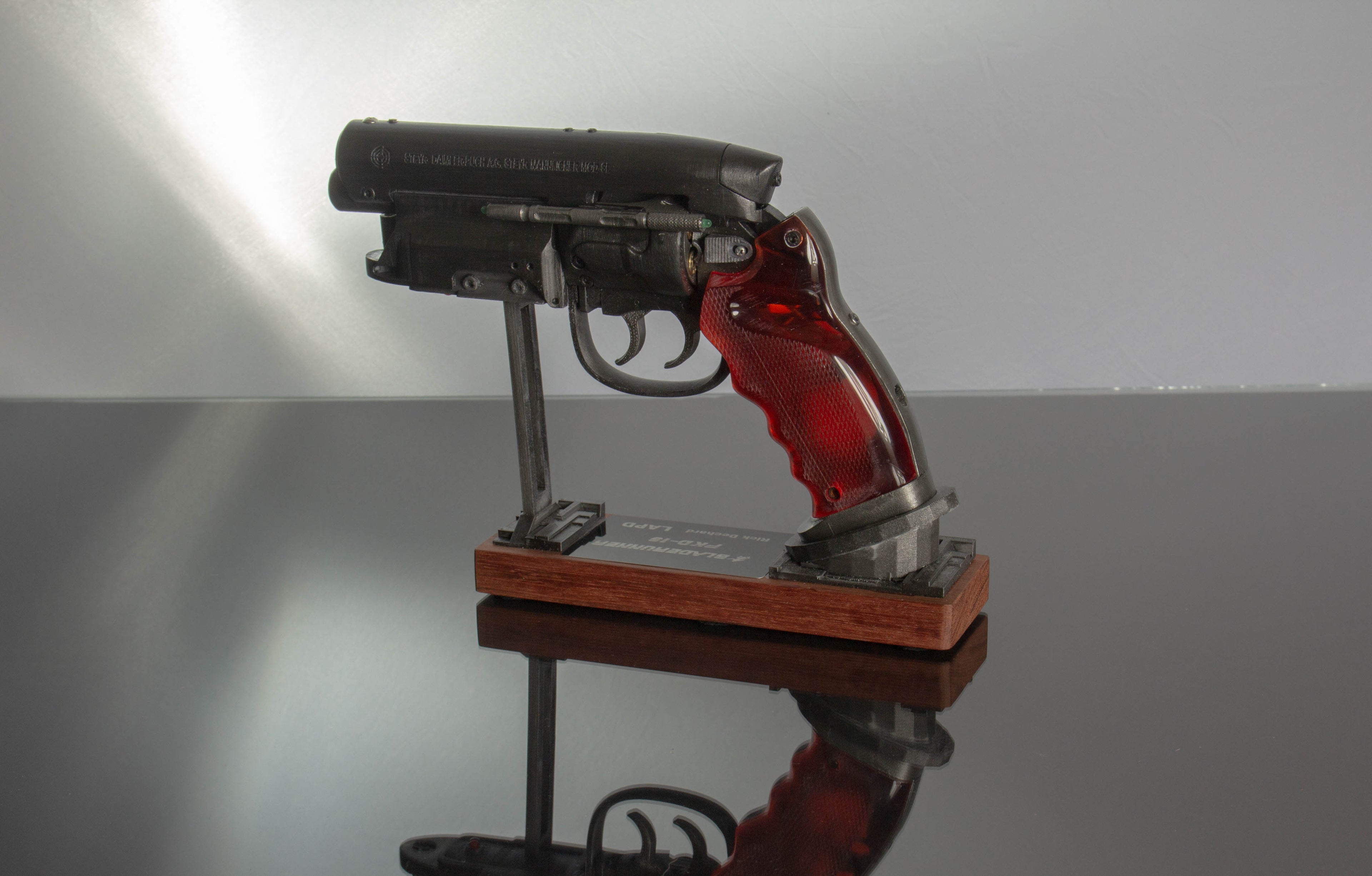 Blade runner Blaster, Blade runner, Sci-fy, Rick Deckard,replicants, Tyrell
