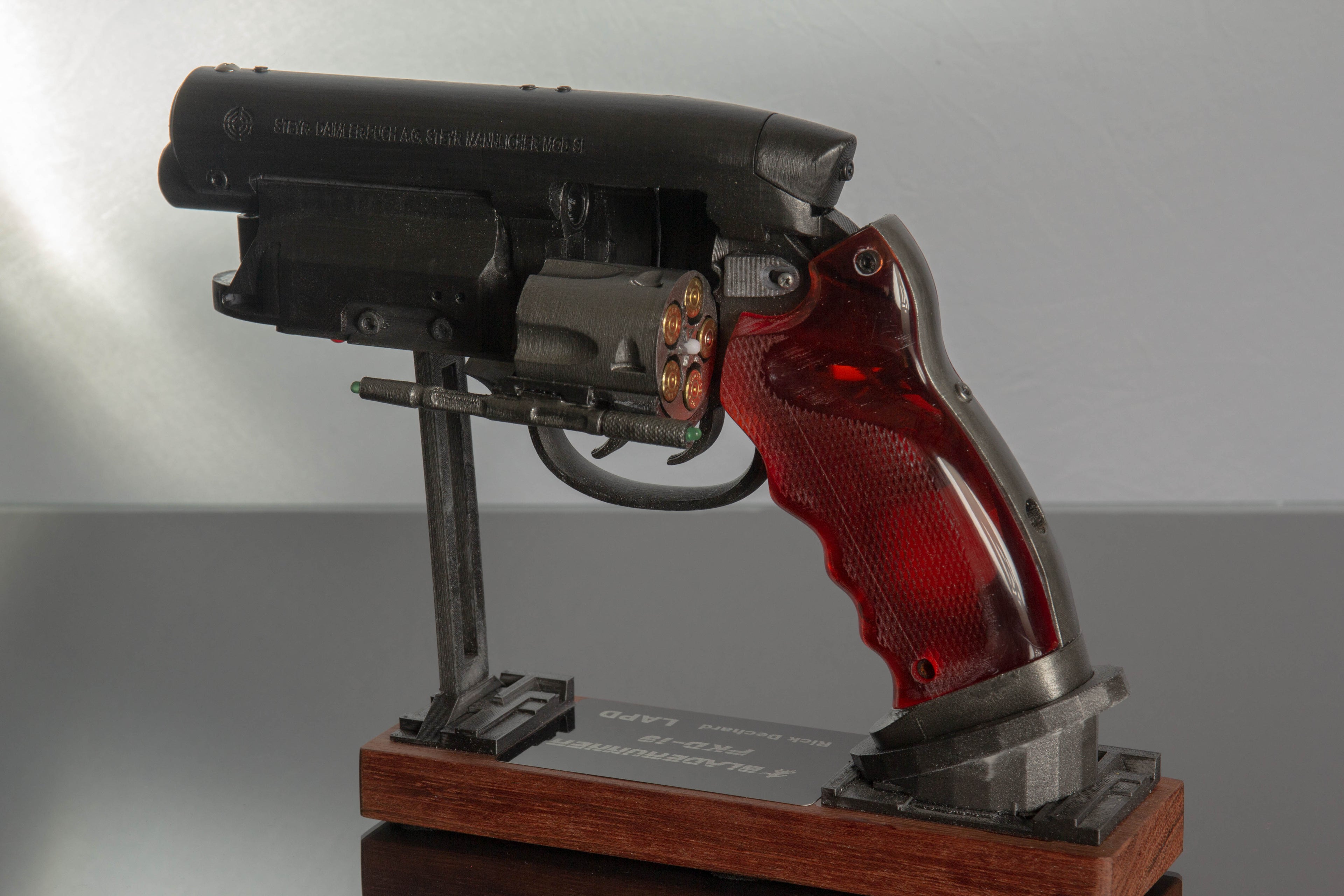 Blade runner Blaster, Blade runner, Sci-fy, Rick Deckard,replicants, Tyrell