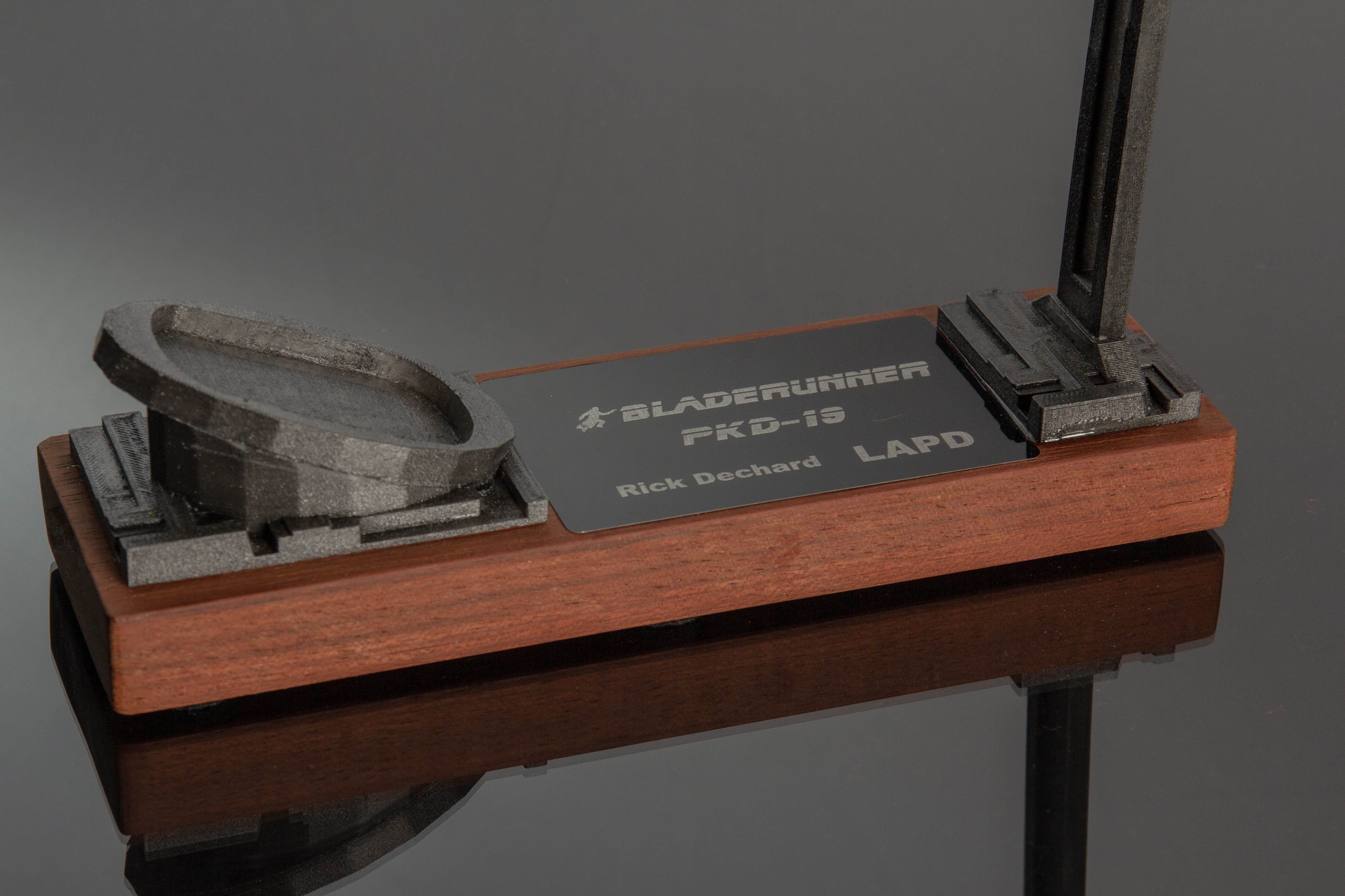 Stand for Rick Deckard's Blaster - Blade Runner