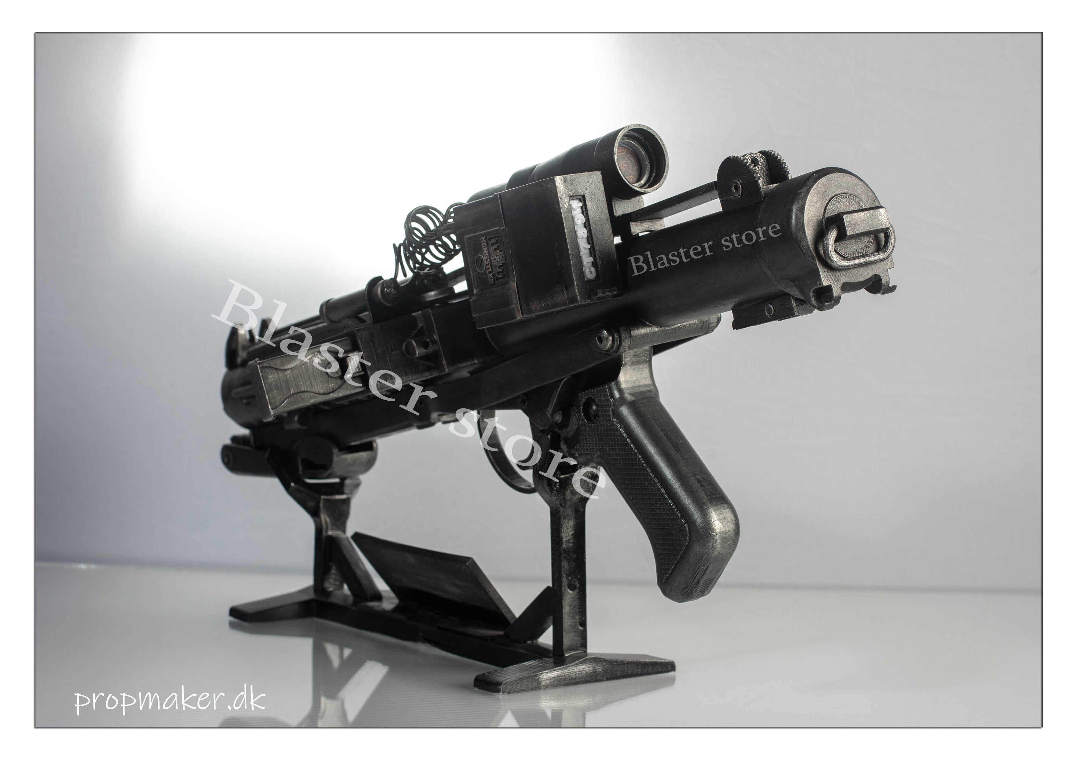 Star Wars E-11 stormtropper blaster